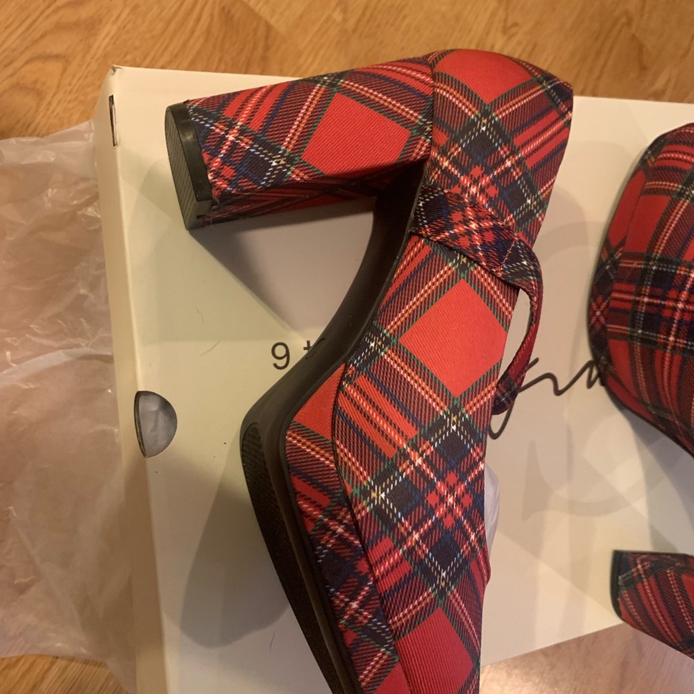 Red Plaid Platform Mary Jane Heels - Picture 6 of 12